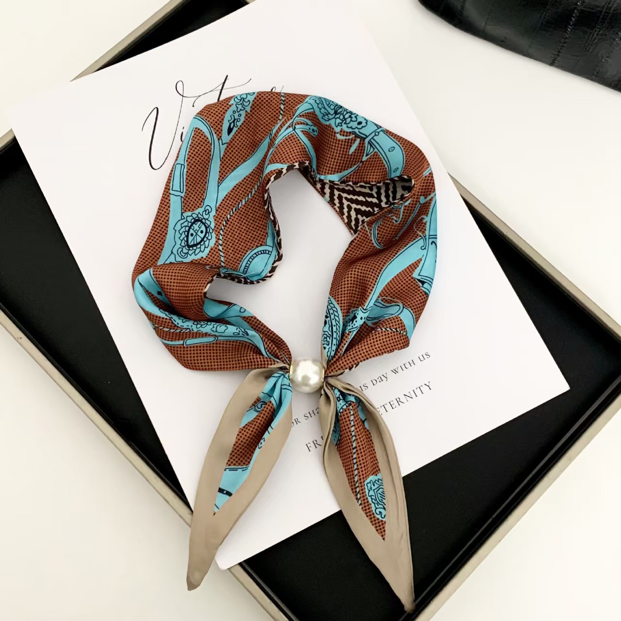 Ascot Neck Scarf - Écharpe magnétique élégante style coréen avec