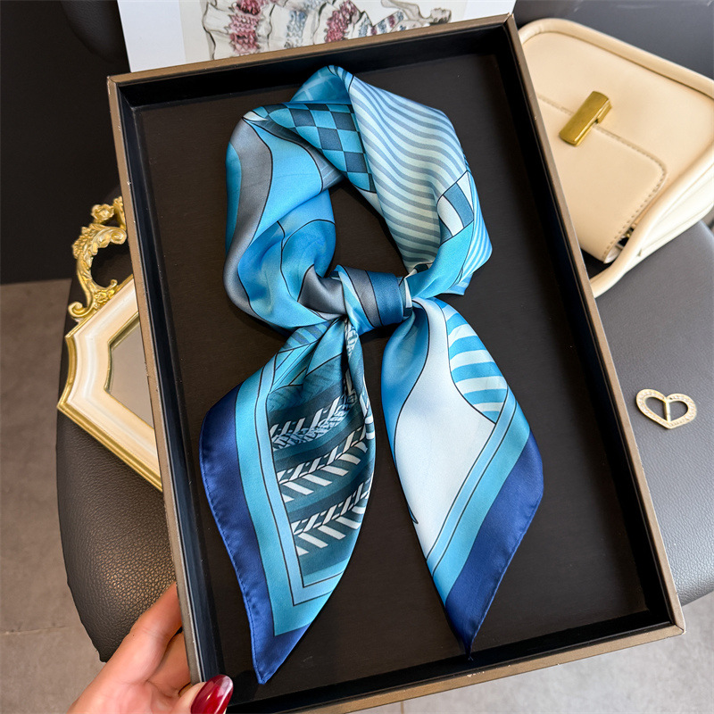 Foulard carré en soie imprimé  - Face Scarf Mask avis et prix